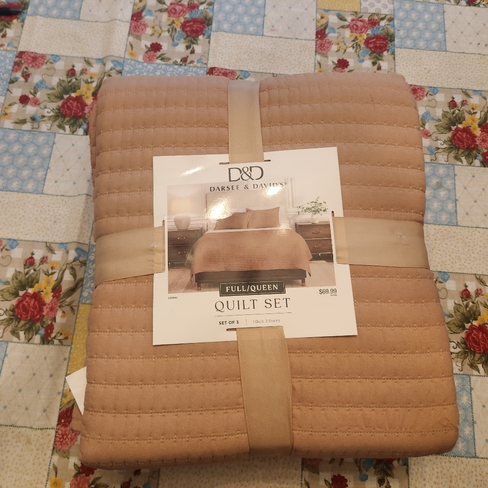 Dusty Pink Quilt Set